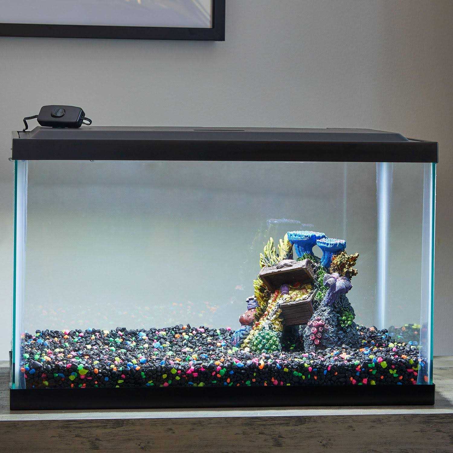 Alternative view of Aqua Culture LED 10 Gallon Fish Tank Hood