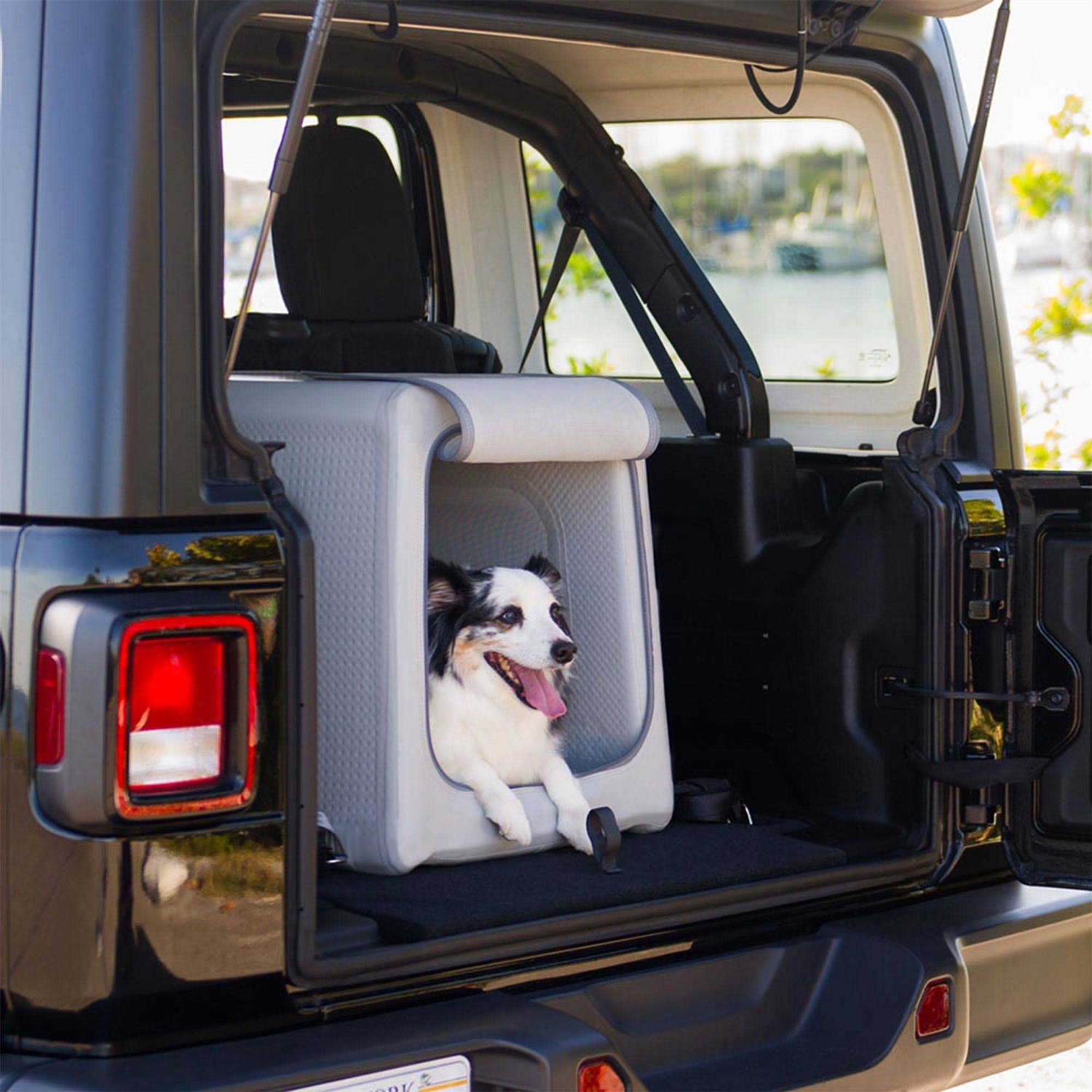 Alternative view of Diggs Enventur Travel Kennel Portable Dog Crate