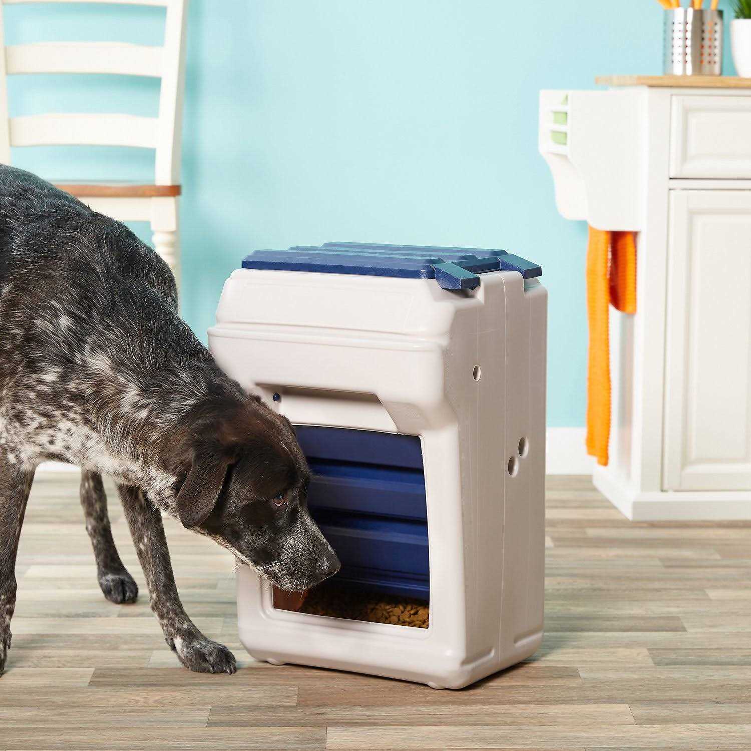 Alternative view of Bergan Aut-O-Dine 25 Pet Feeder