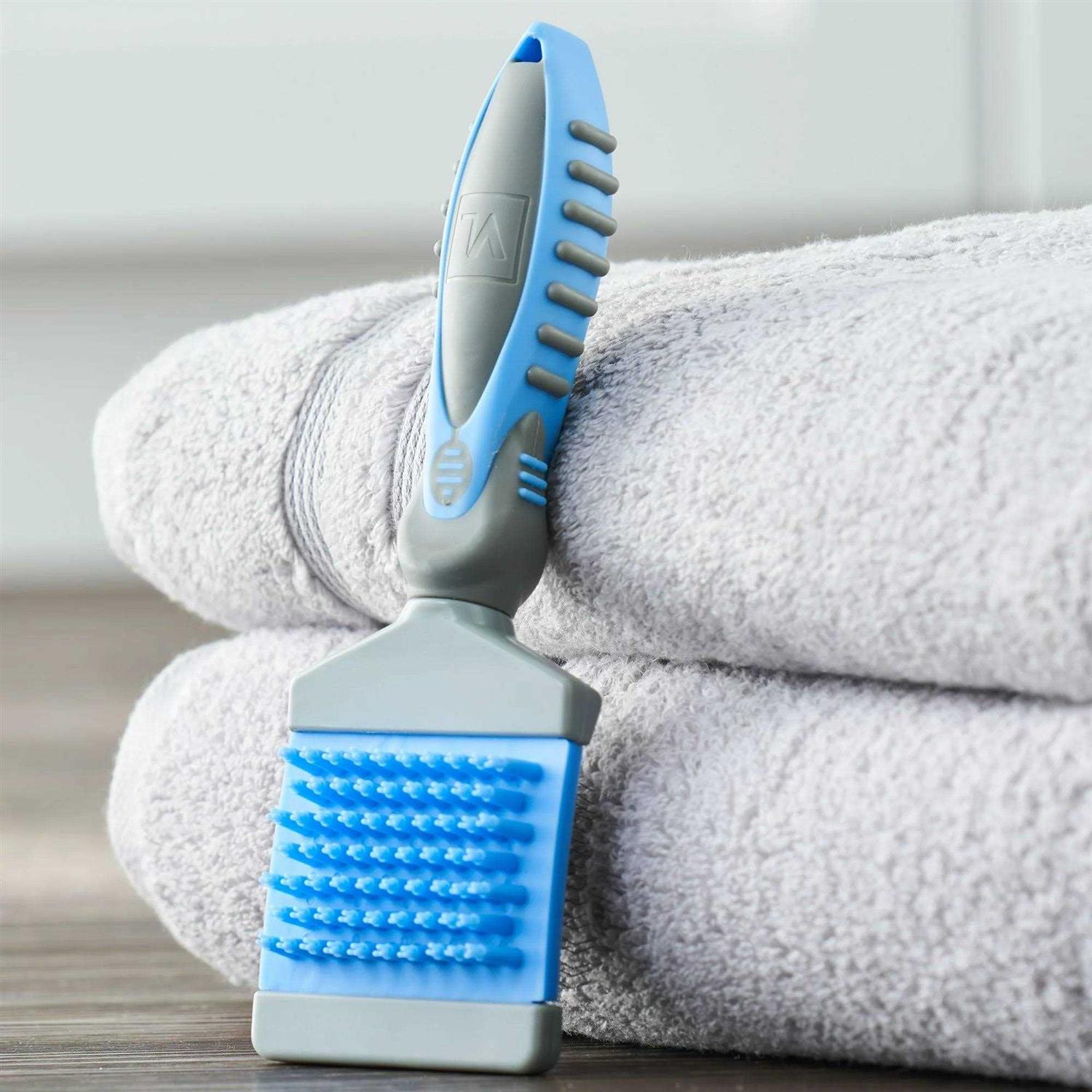 Alternative view of Vibrant Life Flexible Massage & Slicker Brush for Cats