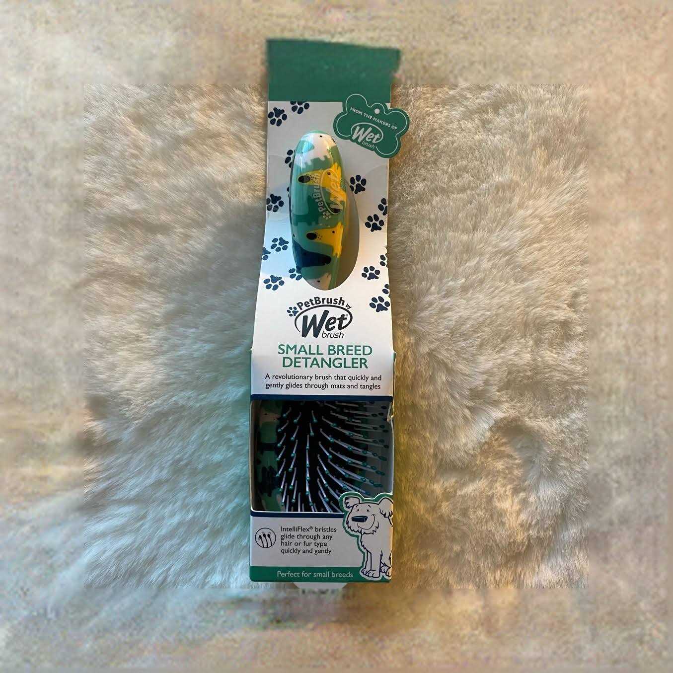 Alternative view of Wet Brush Pet Small Breed Detangler