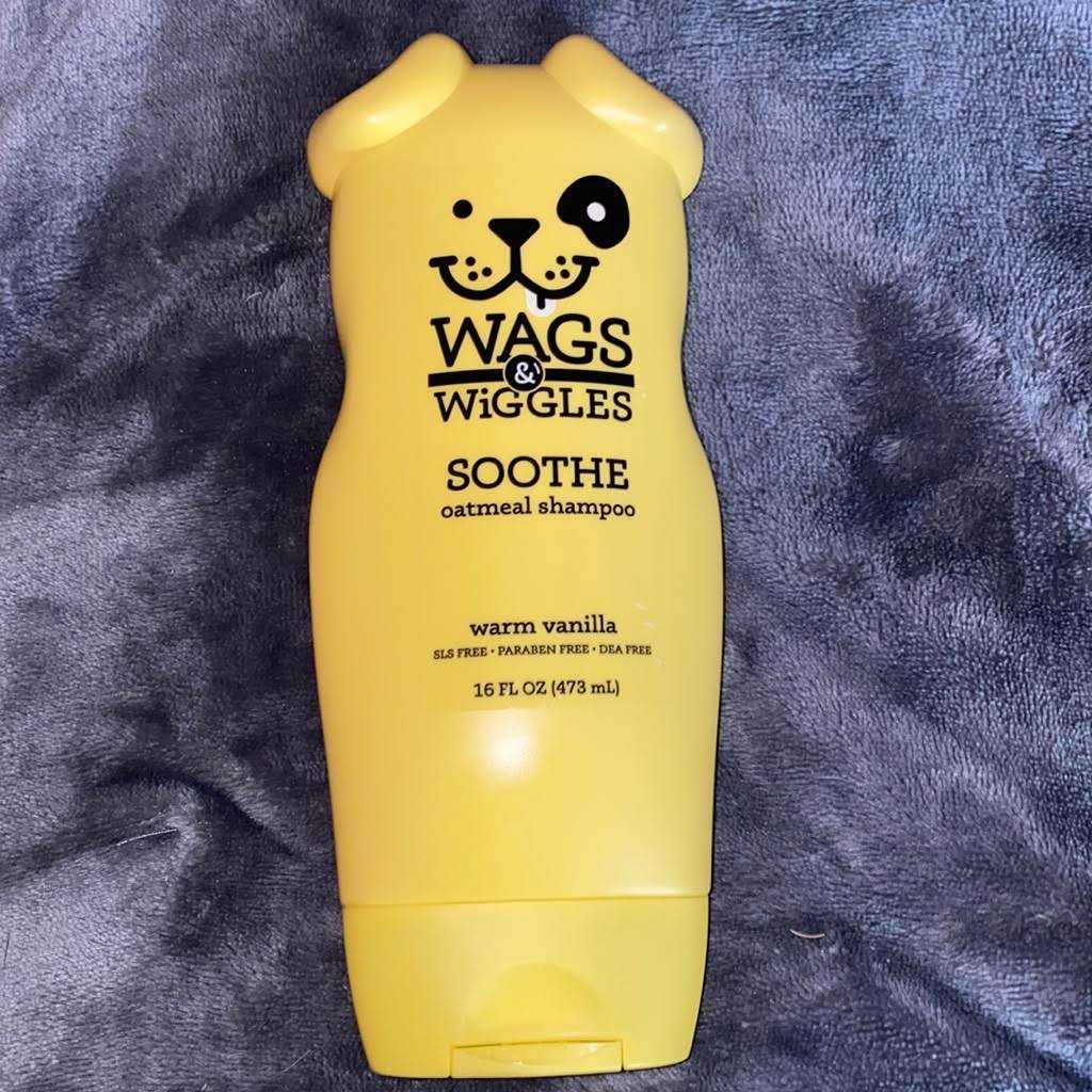 Alternative view of Wags & Wiggles Soothe Oatmeal Shampoo