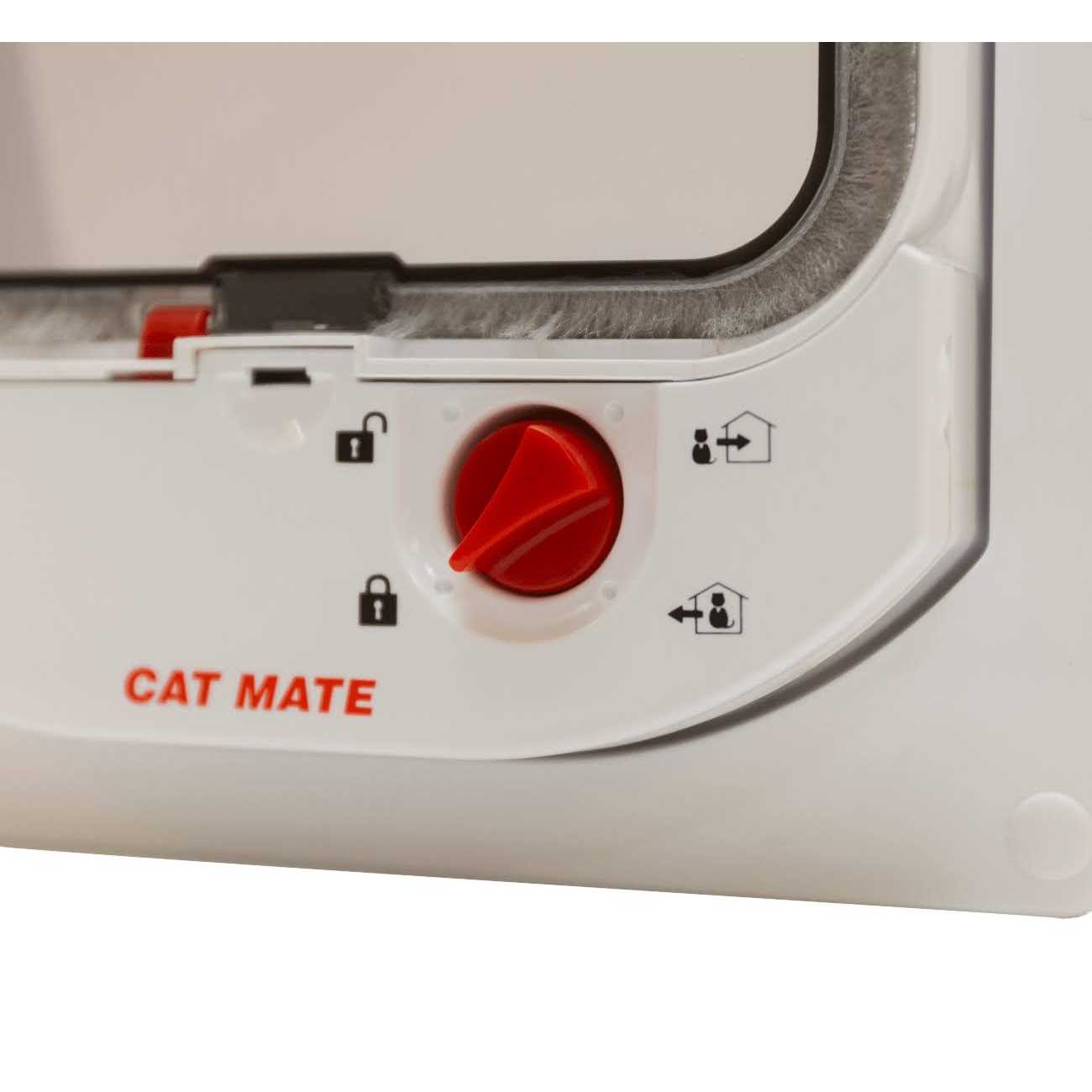 Alternative view of Cat Mate Electromagnetic Cat Flap