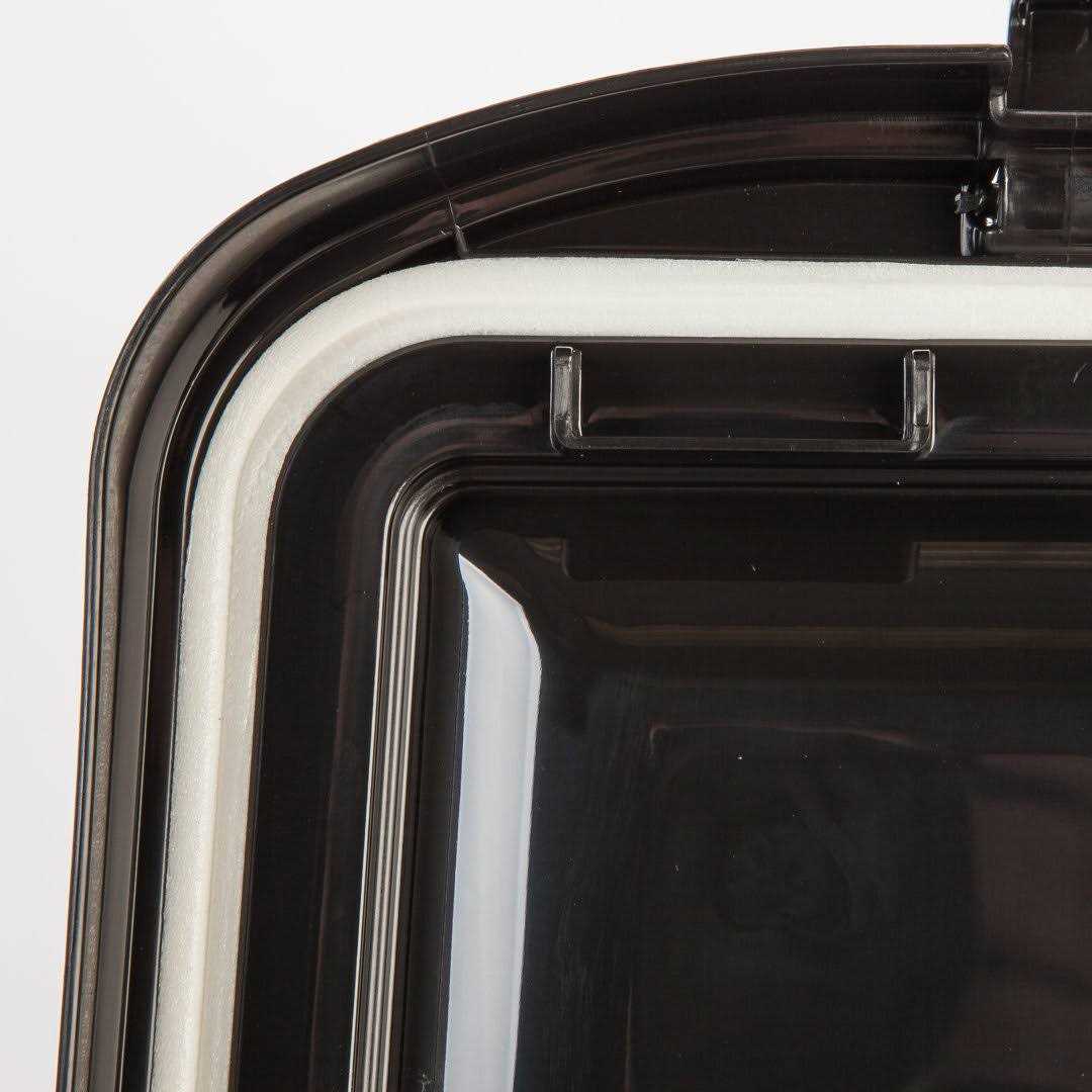 Alternative view of IRIS USA Airtight Pet Food Storage Container