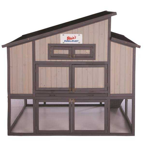 Blain's Farm & Fleet Chicken Coop-Up to 8 Chickens