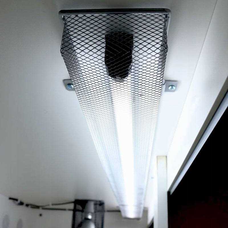 Alternative view of Arcadia LampGuard Pro