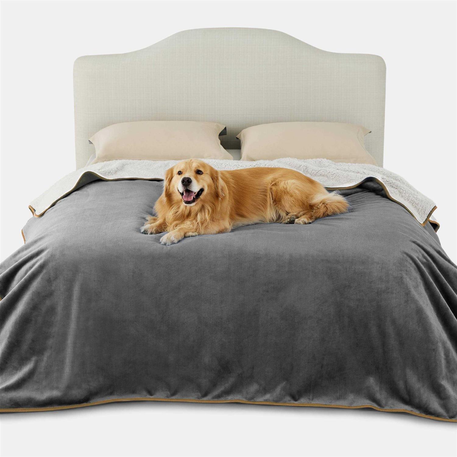 Alternative view of Bedsure Waterproof Dog Blankets Large Dogs Cat Blanket Washable for Couch Protection