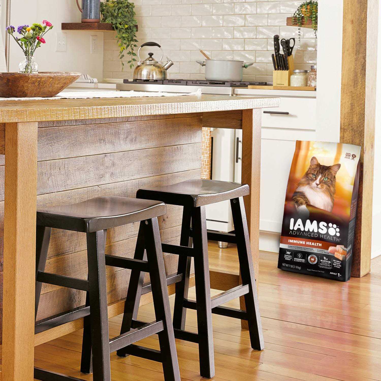 Alternative view of Iams Advanced Health Immune Health Salmon Chicken Recipe Adult Dry Cat Food
